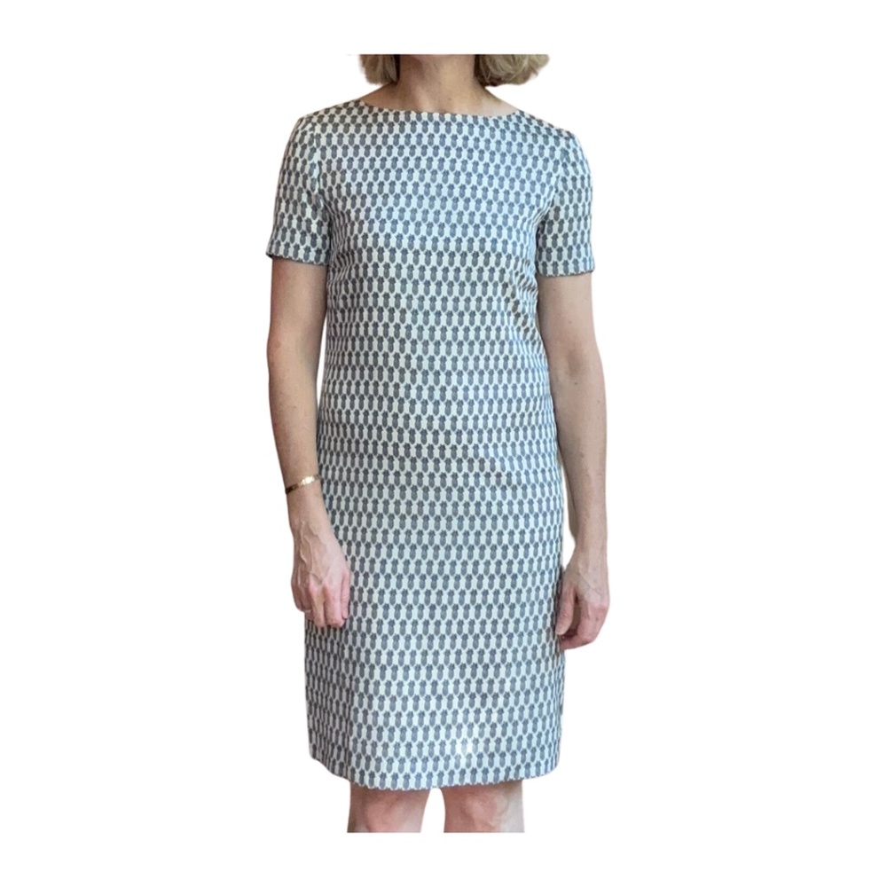 St. John Women's Shift Dress Blue White Pineapples Short Sleeve Size 2
